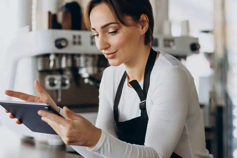 weekly cash flow routine is helping UK food and drink businesses
